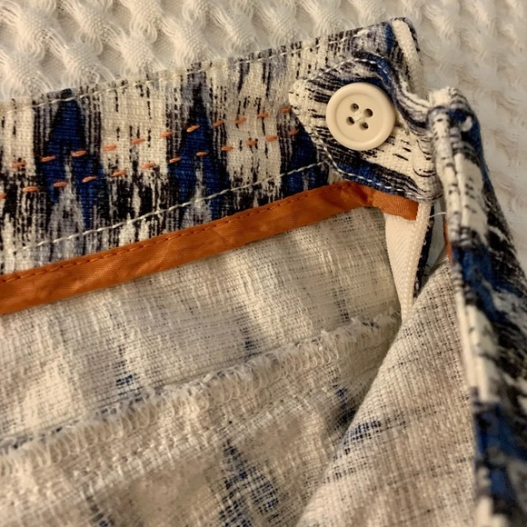 Anthropologie's Cartonnnier Larimer high waisted shorts in Ikart pattern. - Picture 7 of 9